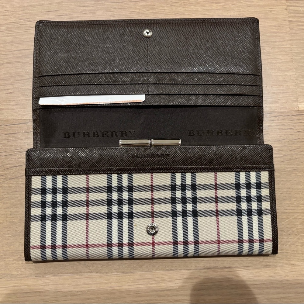 Brand new Burberry long wallet